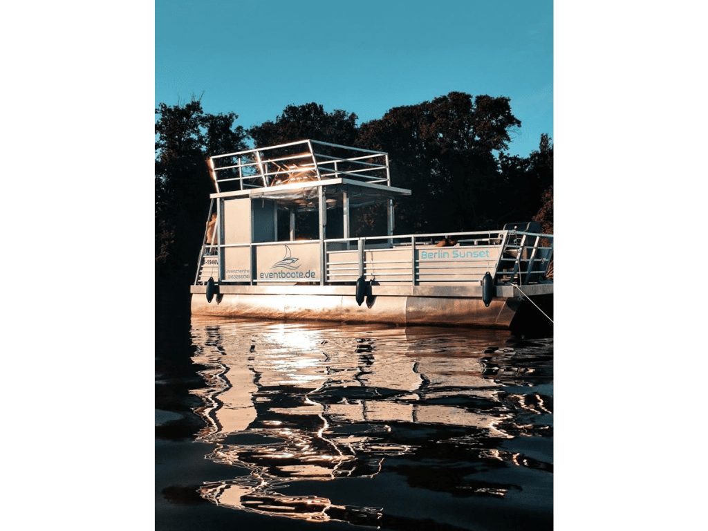 eventboot Berlin Sunrise mit Rutsche mieten