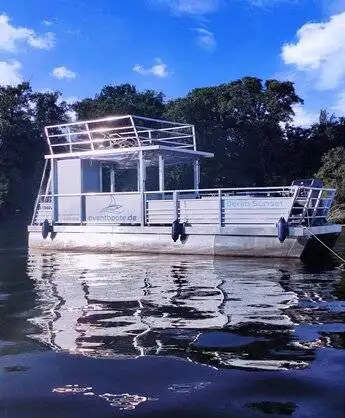 Partyboot Berlin Sunrise mit Toilette und Rutsche eventboote de Grillboot