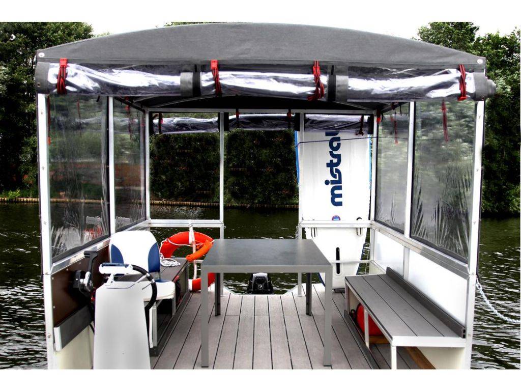 Grill-Loungeboot-8-Grillboot-Berlin-Tegel-Spandau-Tegeler-See-Partyboot-Partyfloss-eventboote.de_ (1)