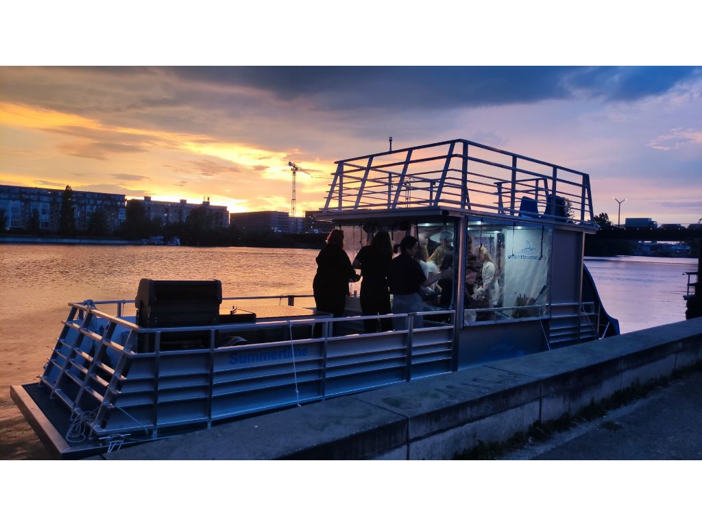 Partyboat in Berlin Summertime - Bachelor Party with Grill - Sunset