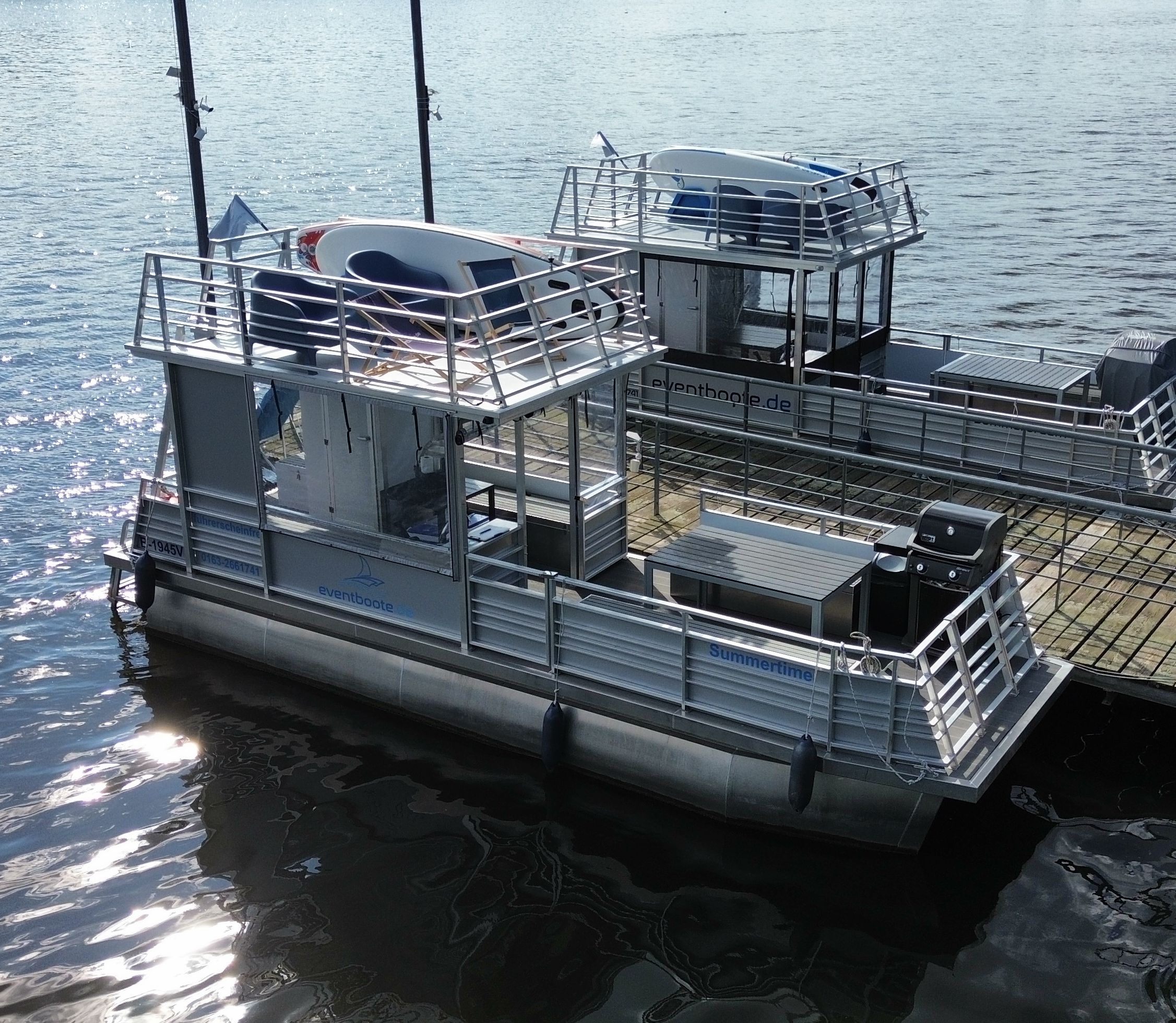 Partyboot Berlin Summertime mit Rutsche und Grill - Spandau Tegeler See eventboot Grillfloss JGA