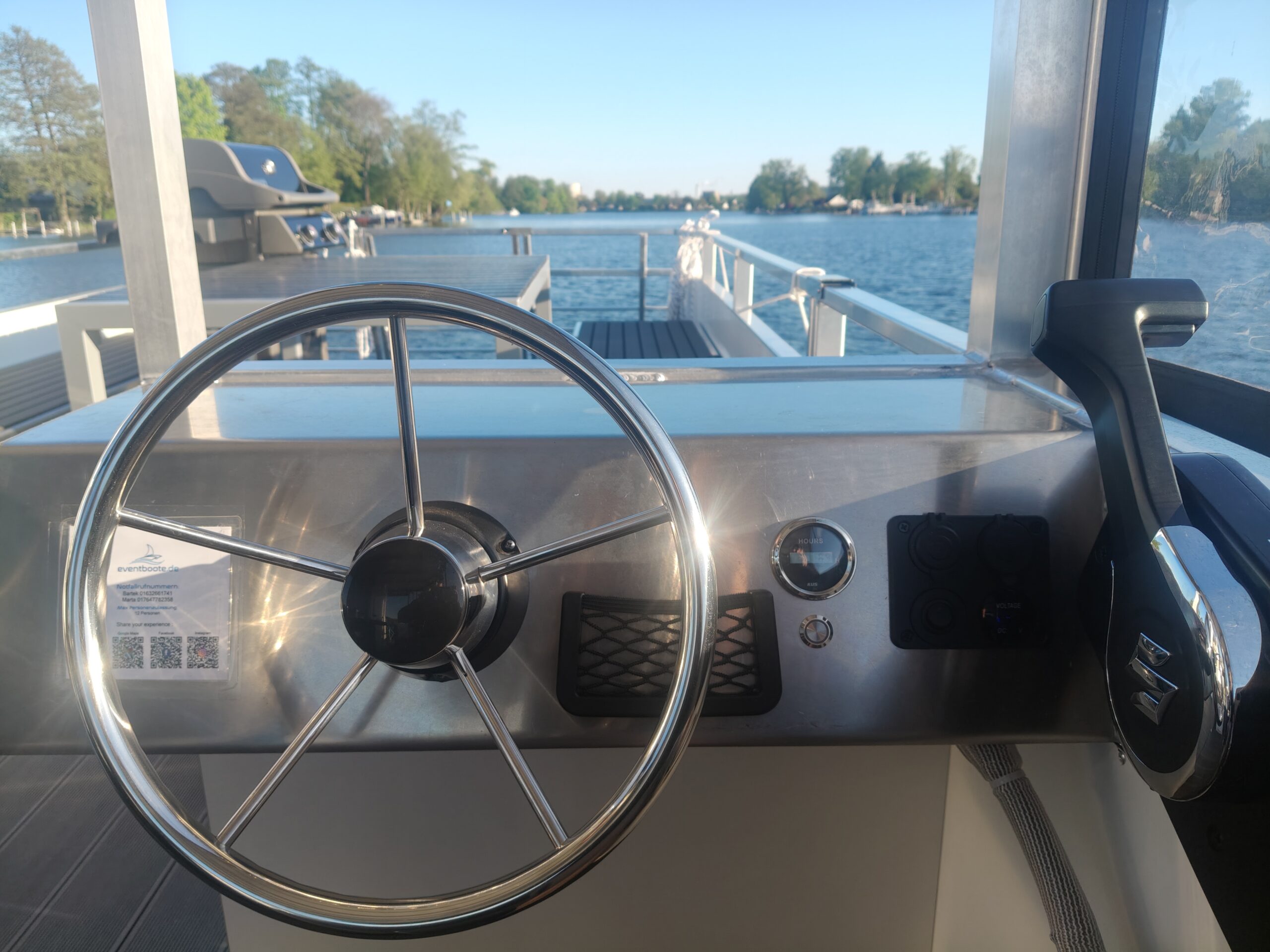 Steuerstand Berlin Summerlove Grillfloß